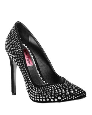 box toe pumps