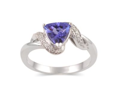 14K_Tanzanite_and_Diamond_Ring
