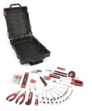 Outils dans coffre en aluminium � roulettes
