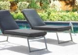 Chaise longue tiss�e et coussin Umbra Loft