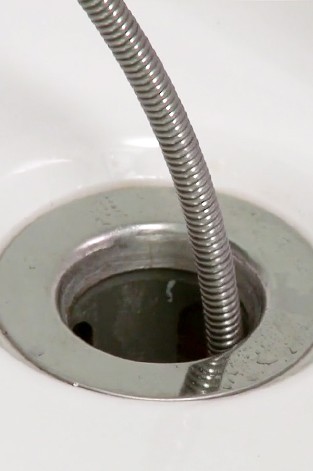 How to unclog a drain - Helpful HOW-TOs - Canadian Tire
