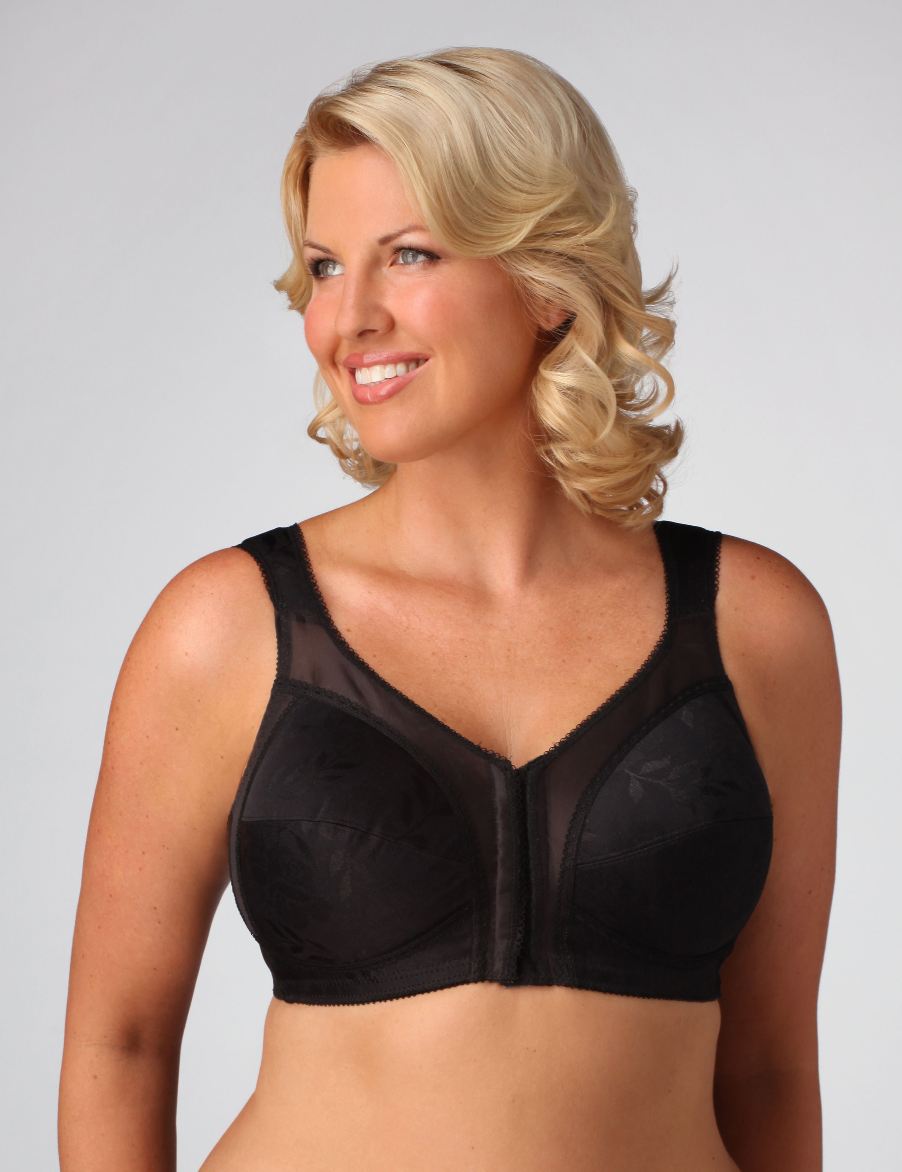 Catherines Playtexreg 4695 18 Hourreg front close bra