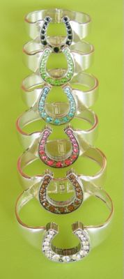 WYO-Horse Rhinestone Horsehoe Bangle Bracelet