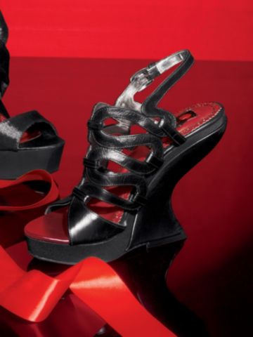 Curved Heel Platform Wedge