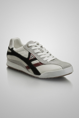 Brisco Low-Top Sneakers