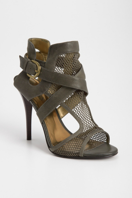 Guess: Women's Shoes: Women's Footwear: Ogut