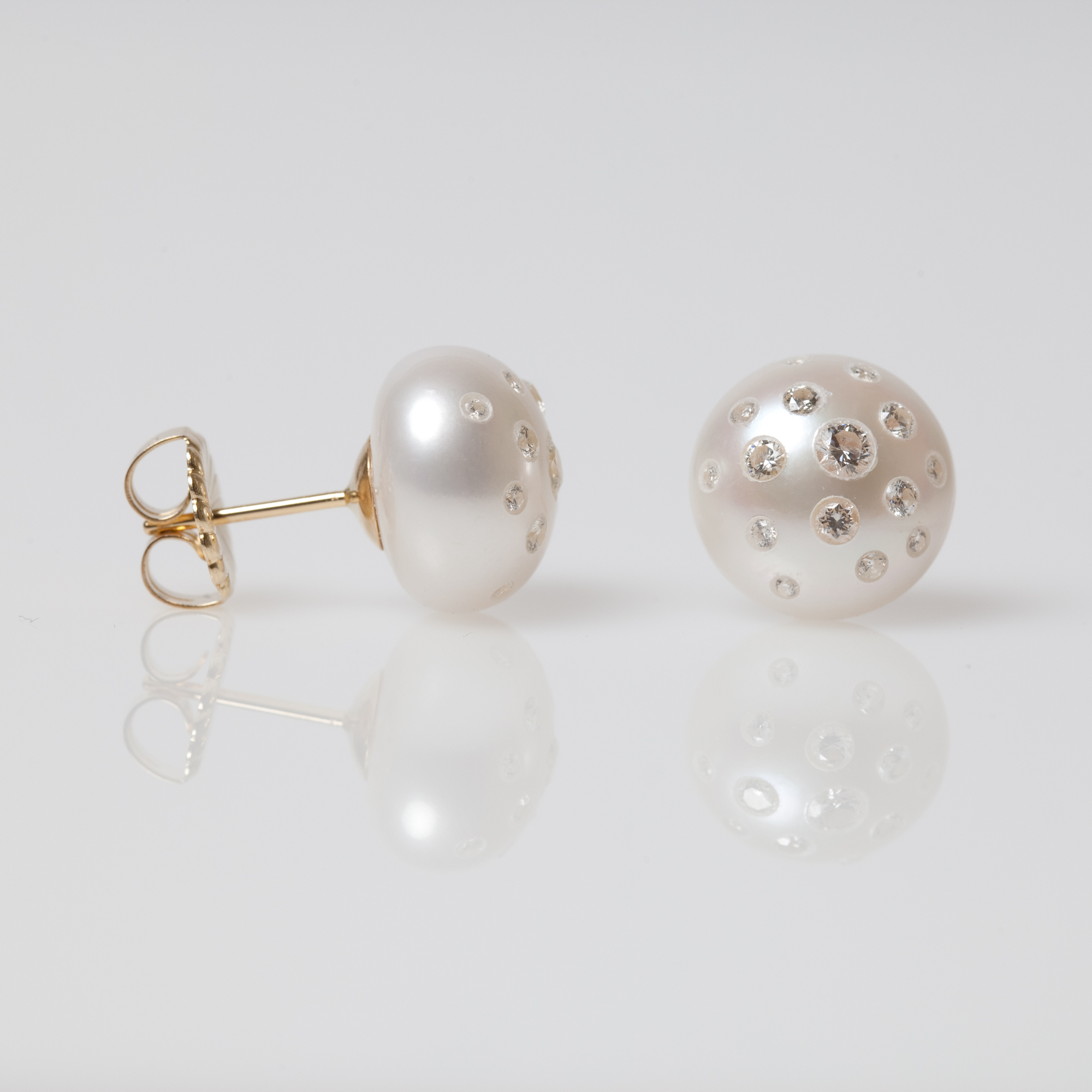 Diamond-Embedded Pearl Earrings, Large