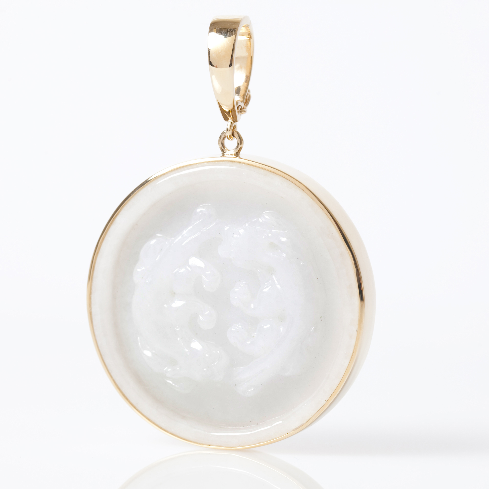 14KYG CARVED WHT JADE PENDANT