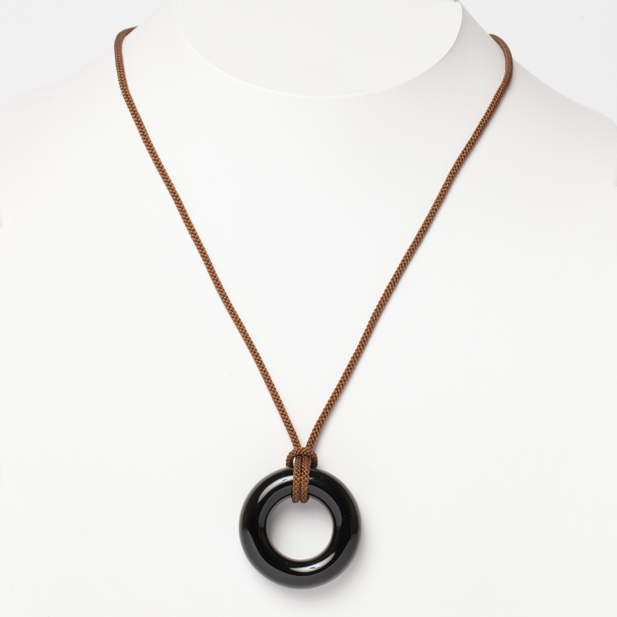 BLACK JADE YUEN PENDT ON CORD