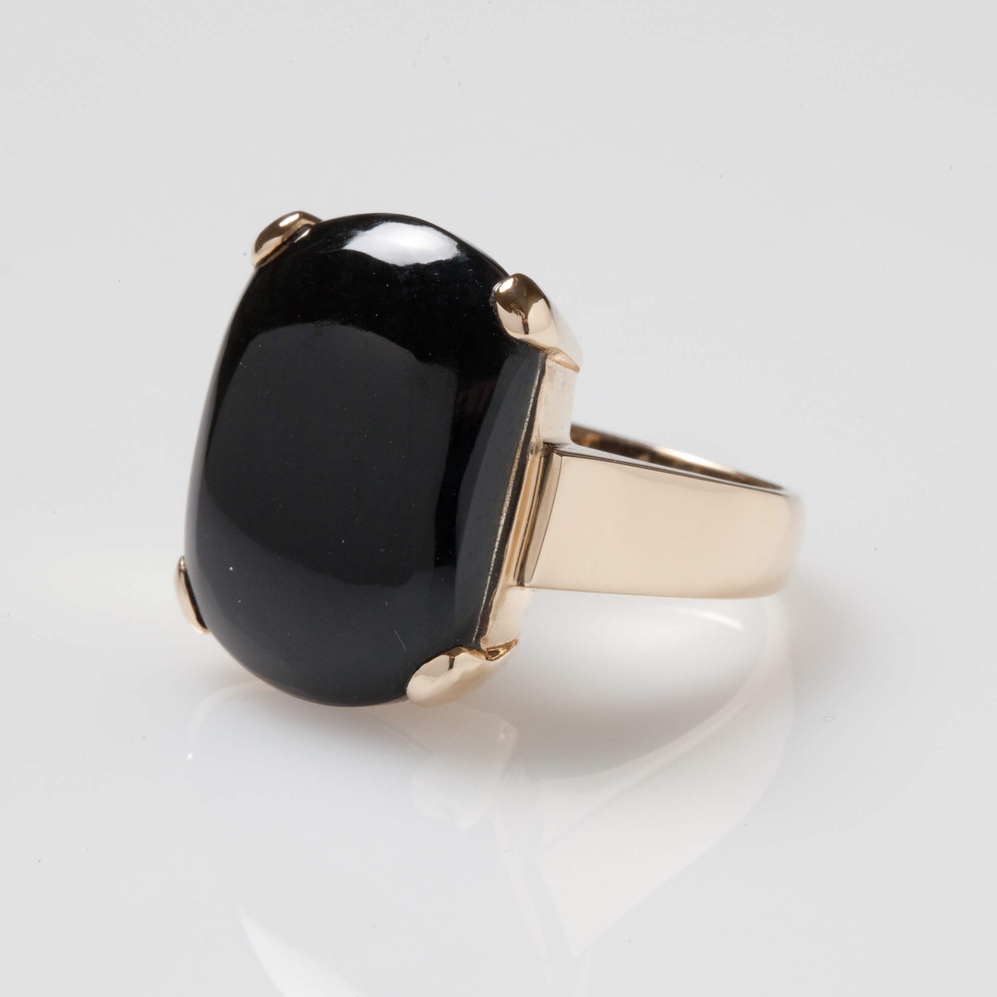 14KYG BLACK JADE RING                             