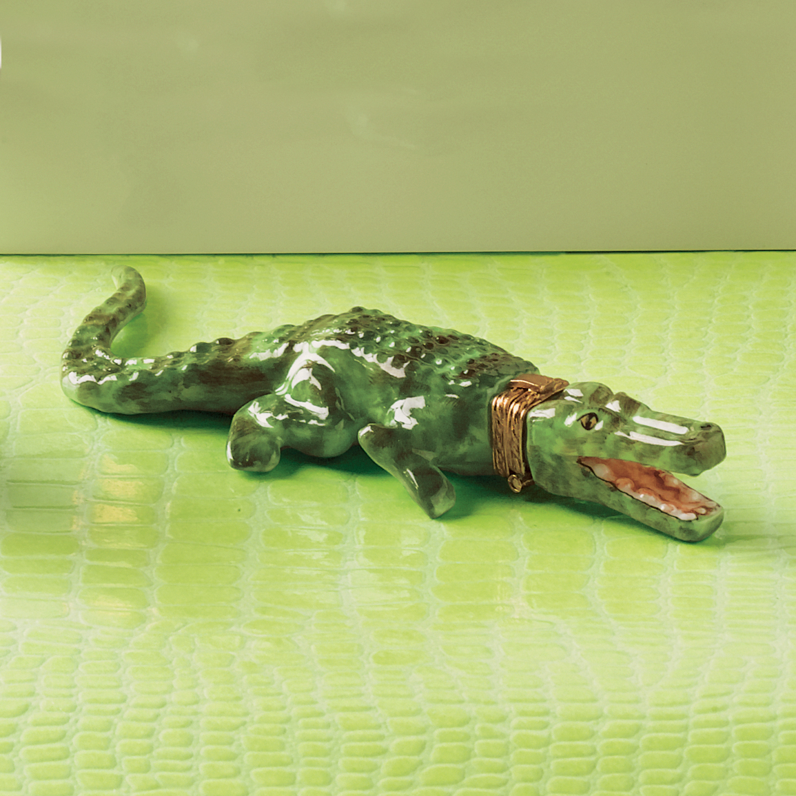 ALLIGATOR LIMOGES BOX