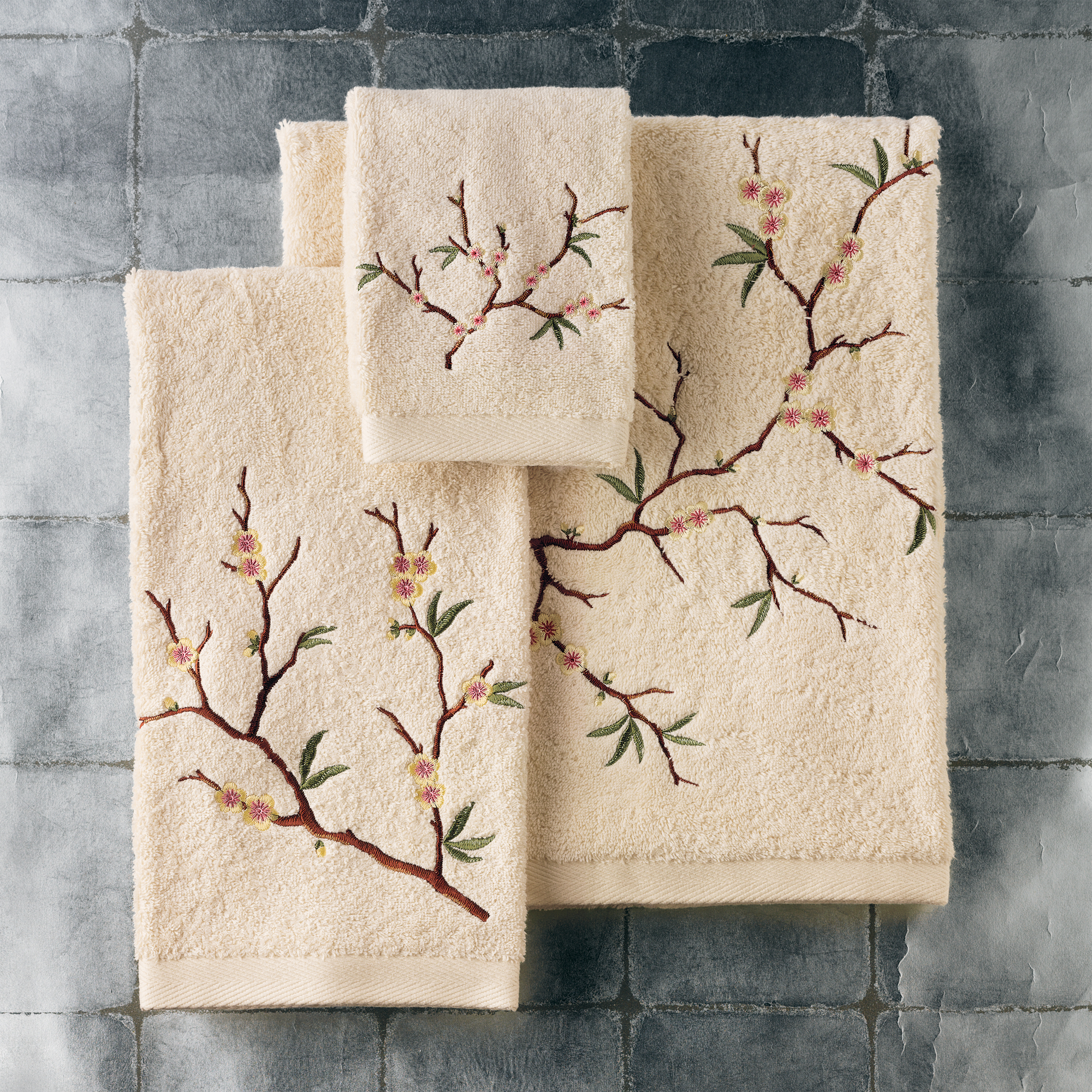 CHERRY BLOSSOM FINGERTIP TOWEL
