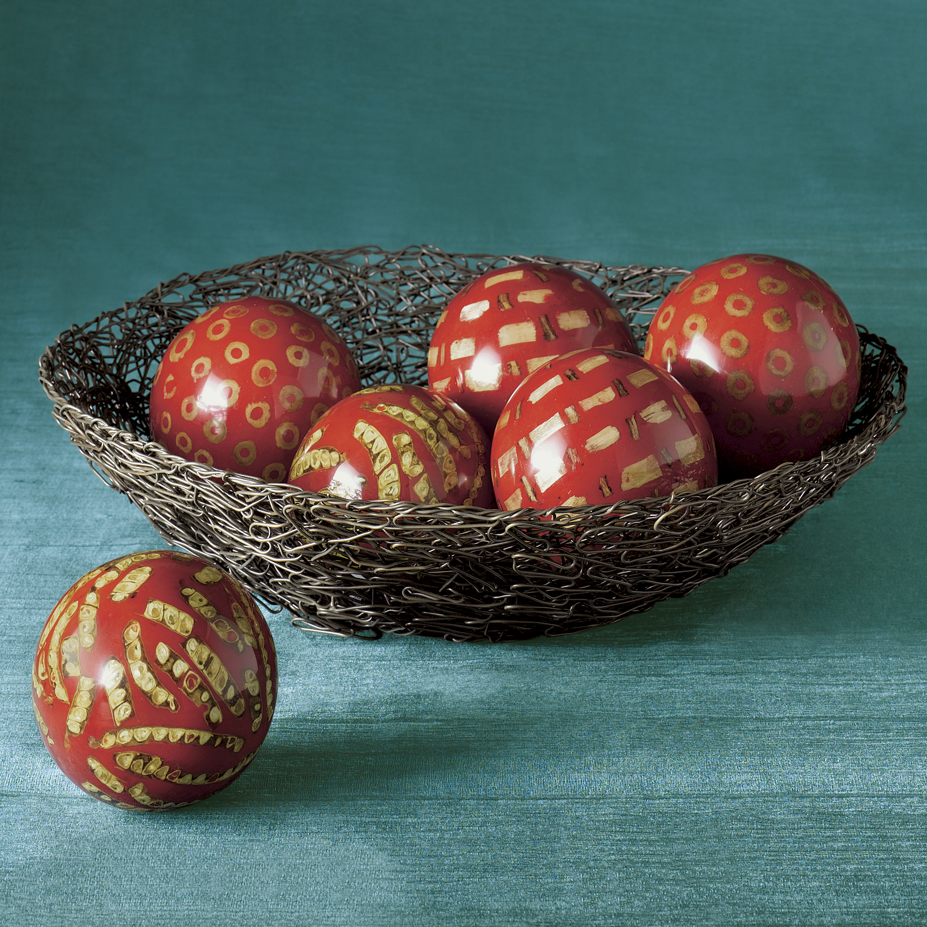 SET OF 3 RED SPHERES
