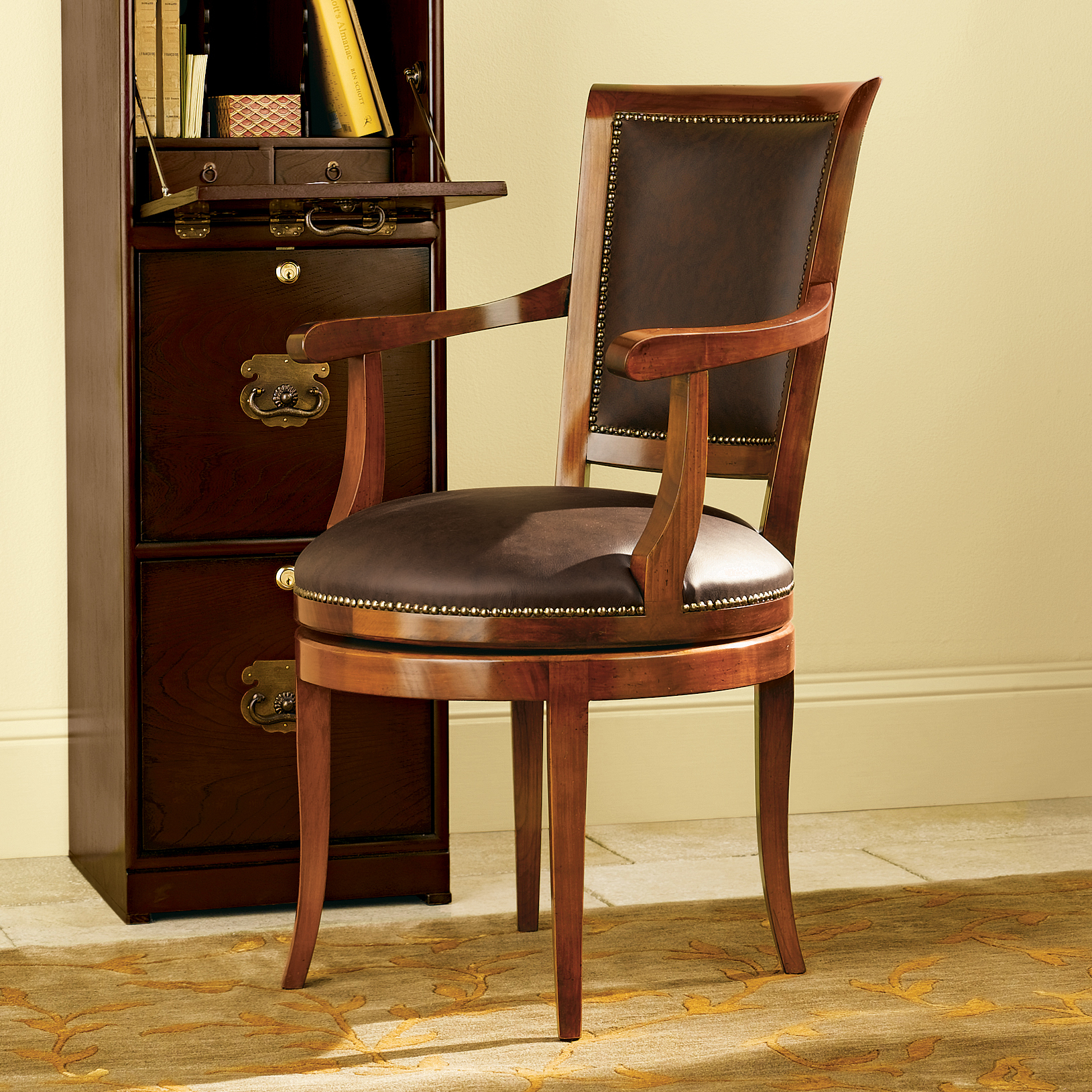 WALNUT FINISH SWIVEL OFFICE CHAIR
