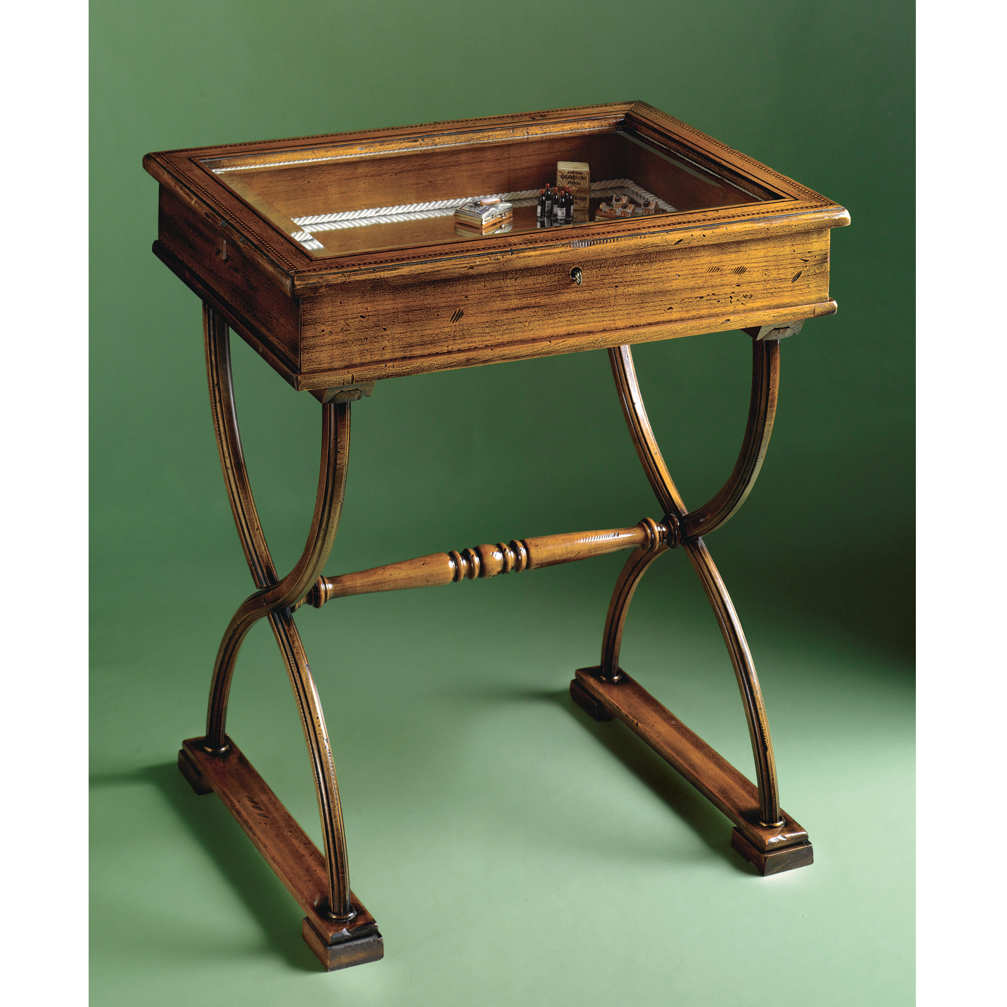 Mirrored Display Table ($25 fs)
