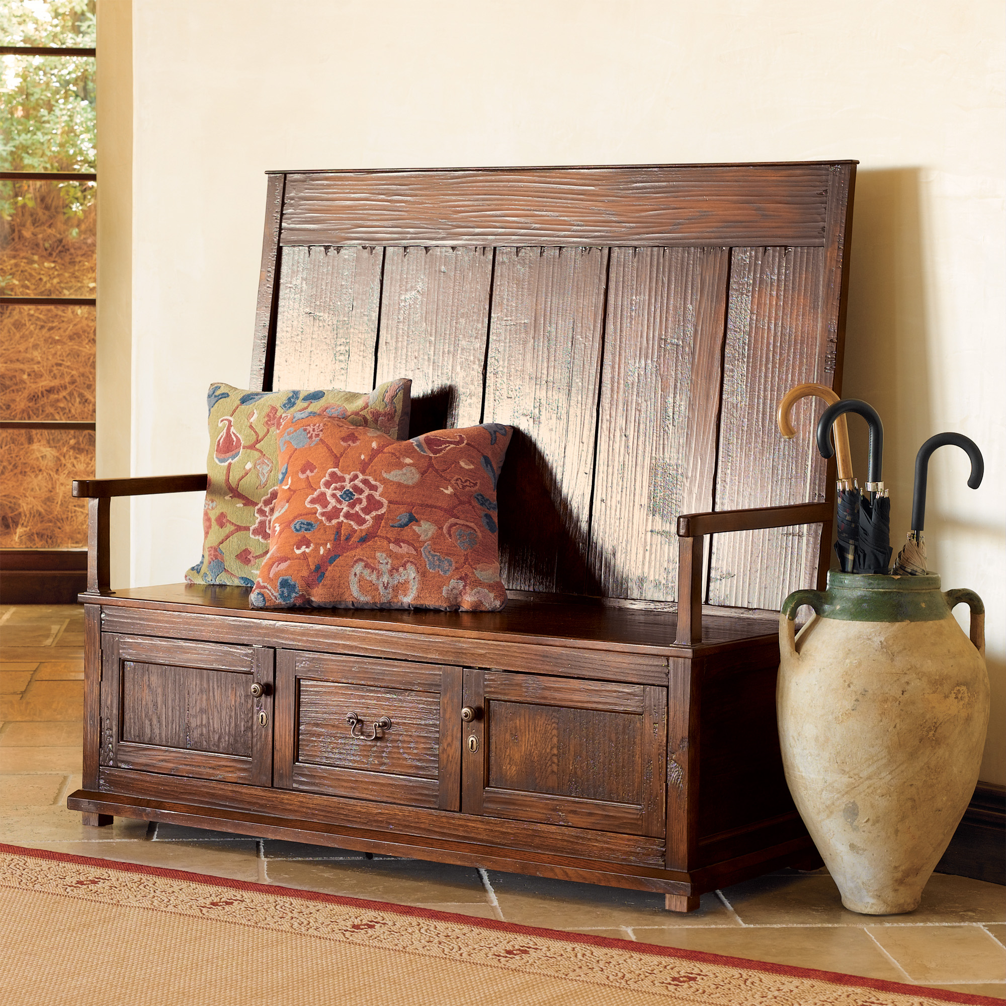 MANOR BENCH