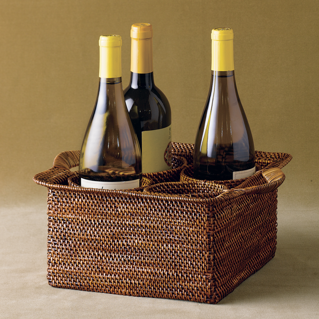 FOUR BOTTLE NITO WINE HOLDER