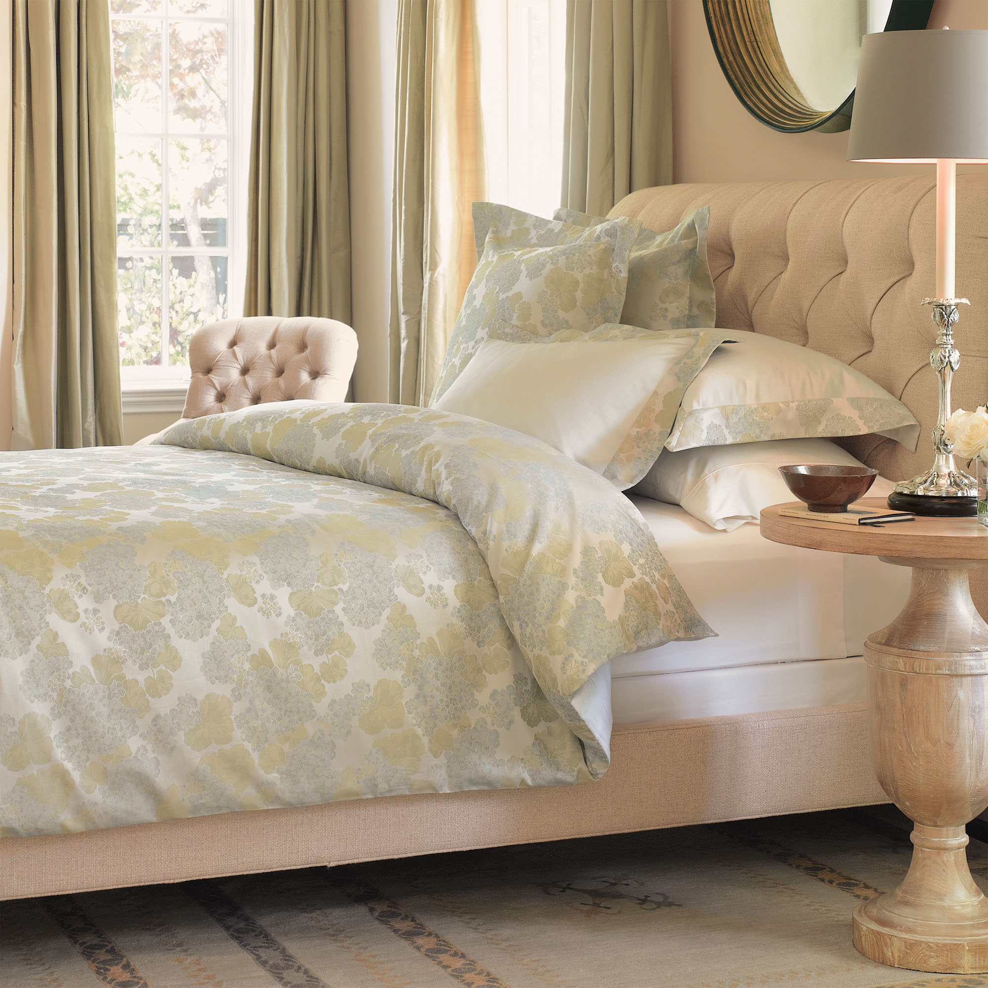 Floria Jacquard Queen Duvet