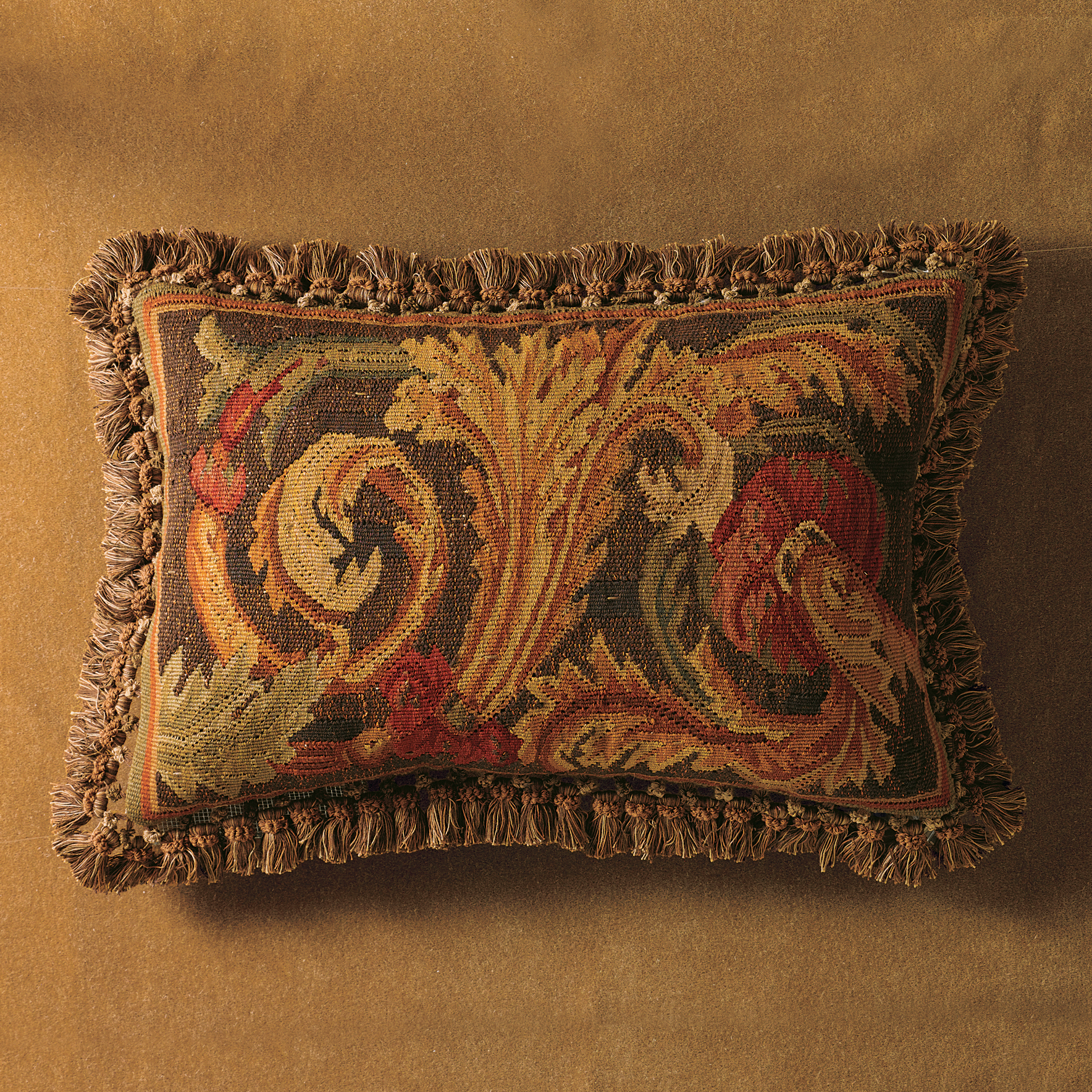 ACANTHUS SCROLL PILLOW