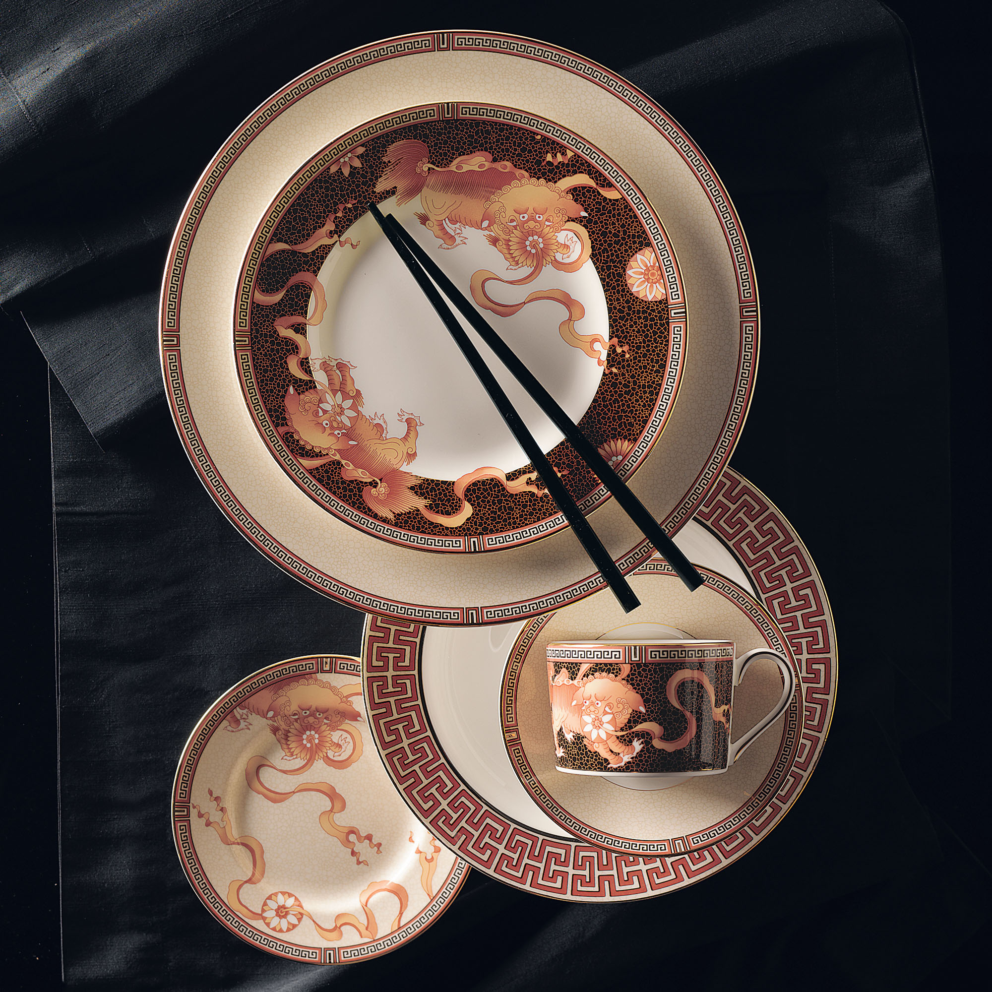 S/4 DYNASTY DINNER PLATES