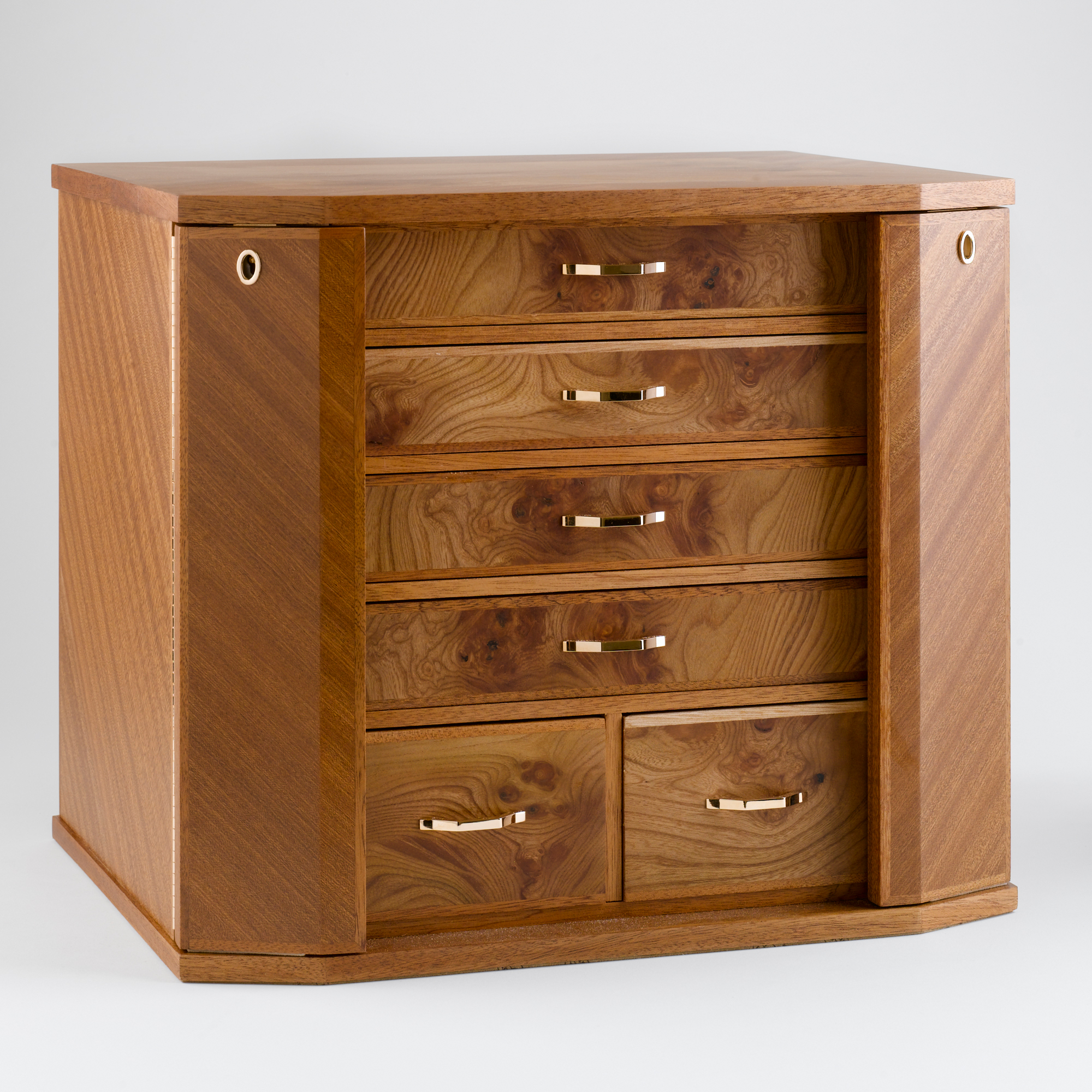 JEWELRY CHEST