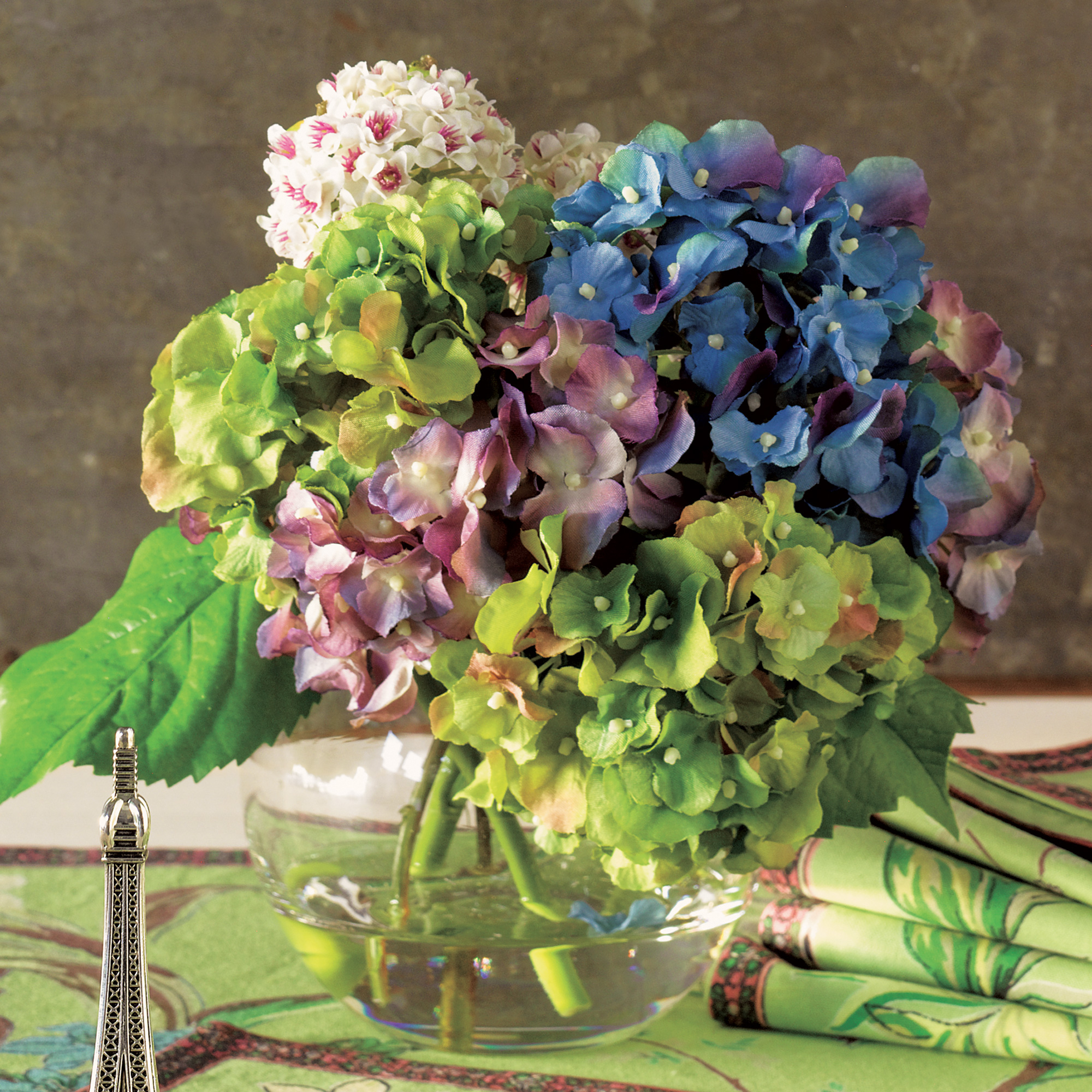 HYDRANGEA IN BOWL VASE