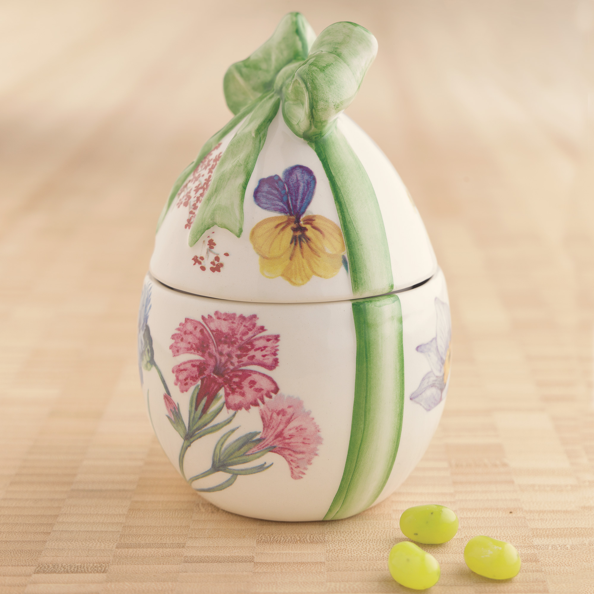 CERAMIC EGG WITH RIBBON