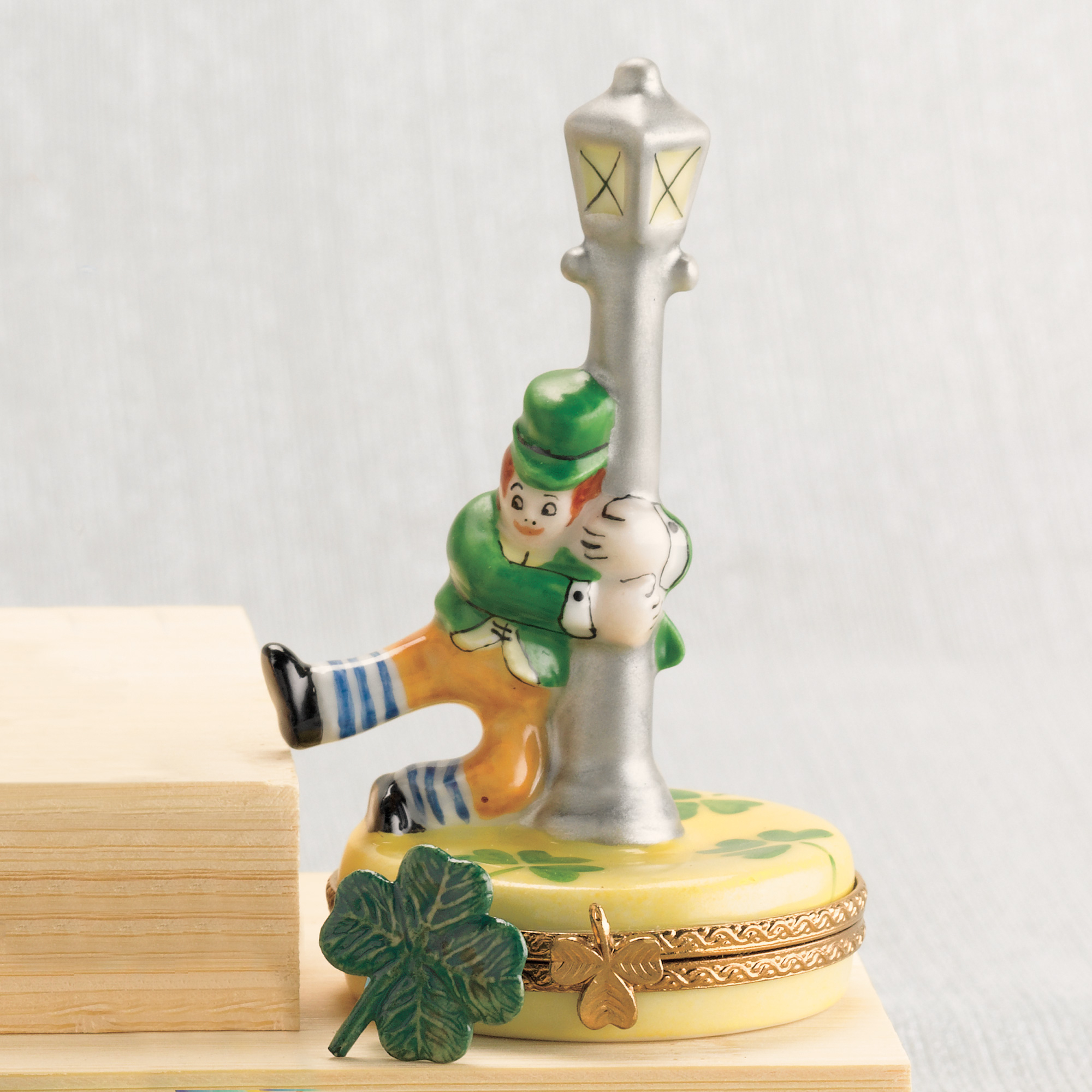 LEPRECHAUN LIMOGES