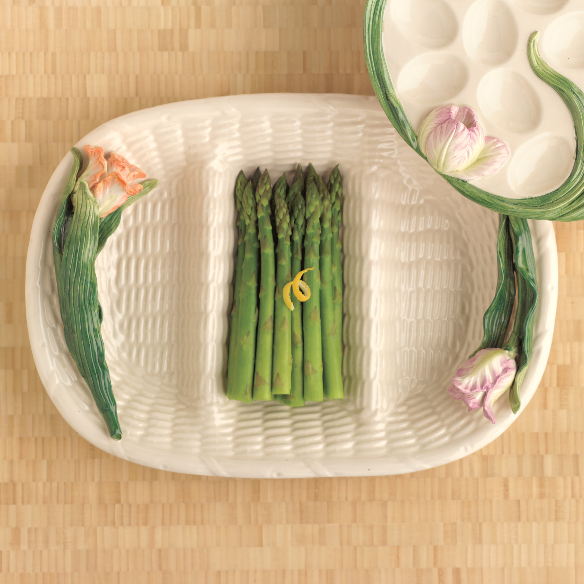 THREE SECTION TULIP APPETIZER TRAY