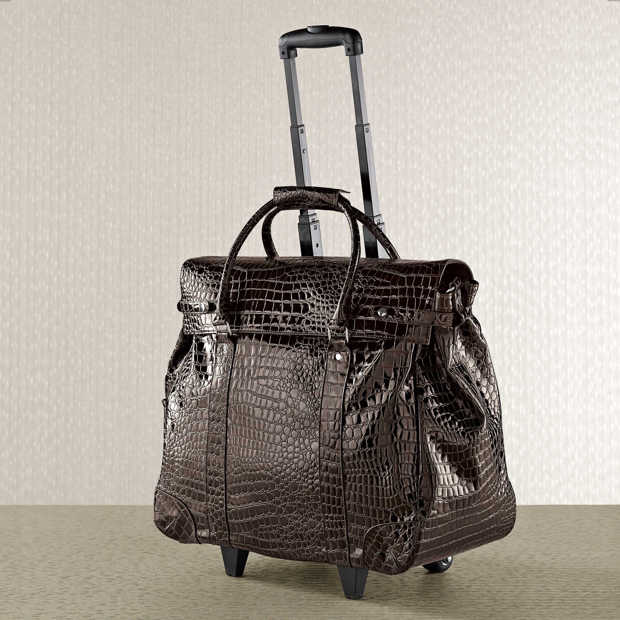 SONOMA RUNWAY ROLLING SUITCASE