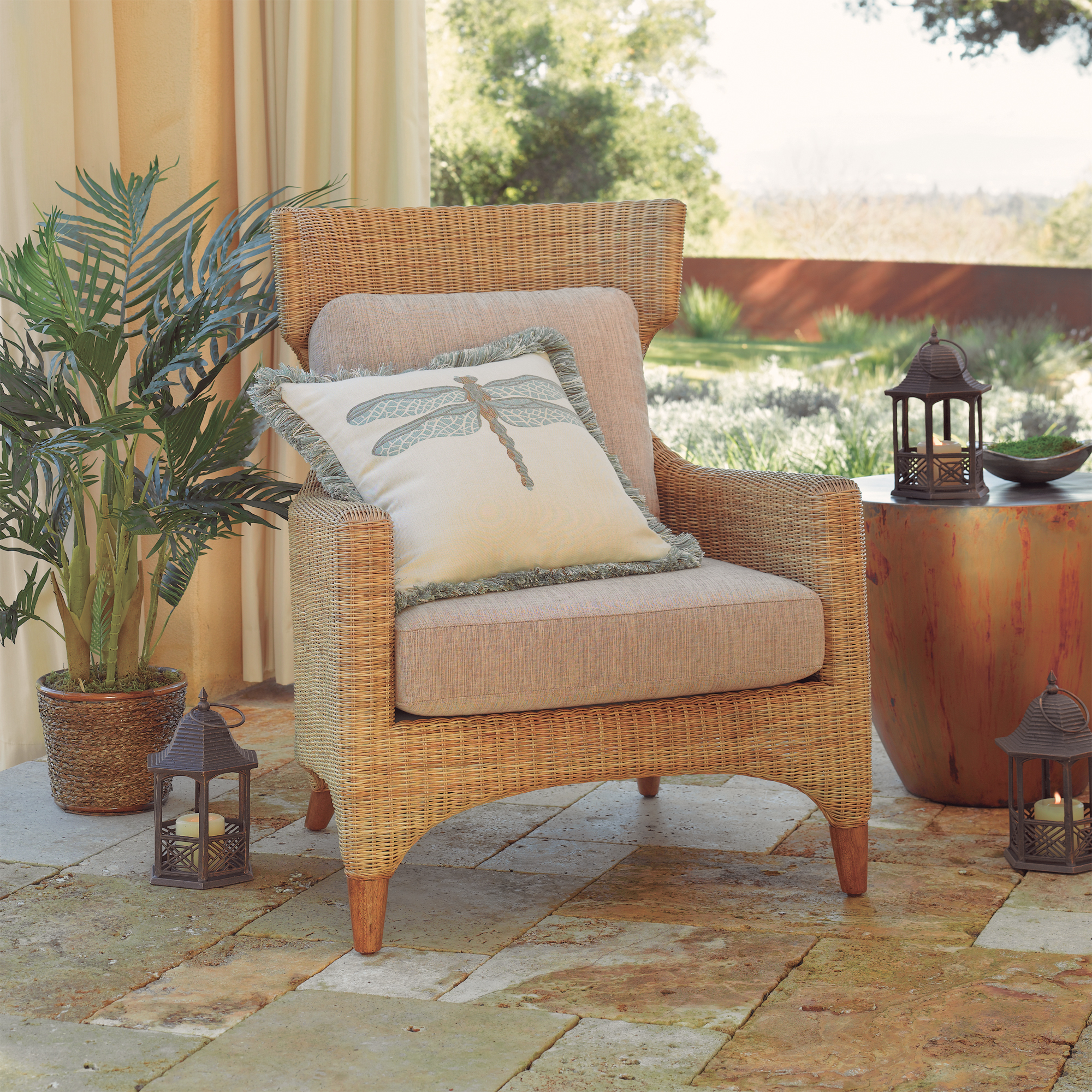 WOVEN LOUNGE CHAIR