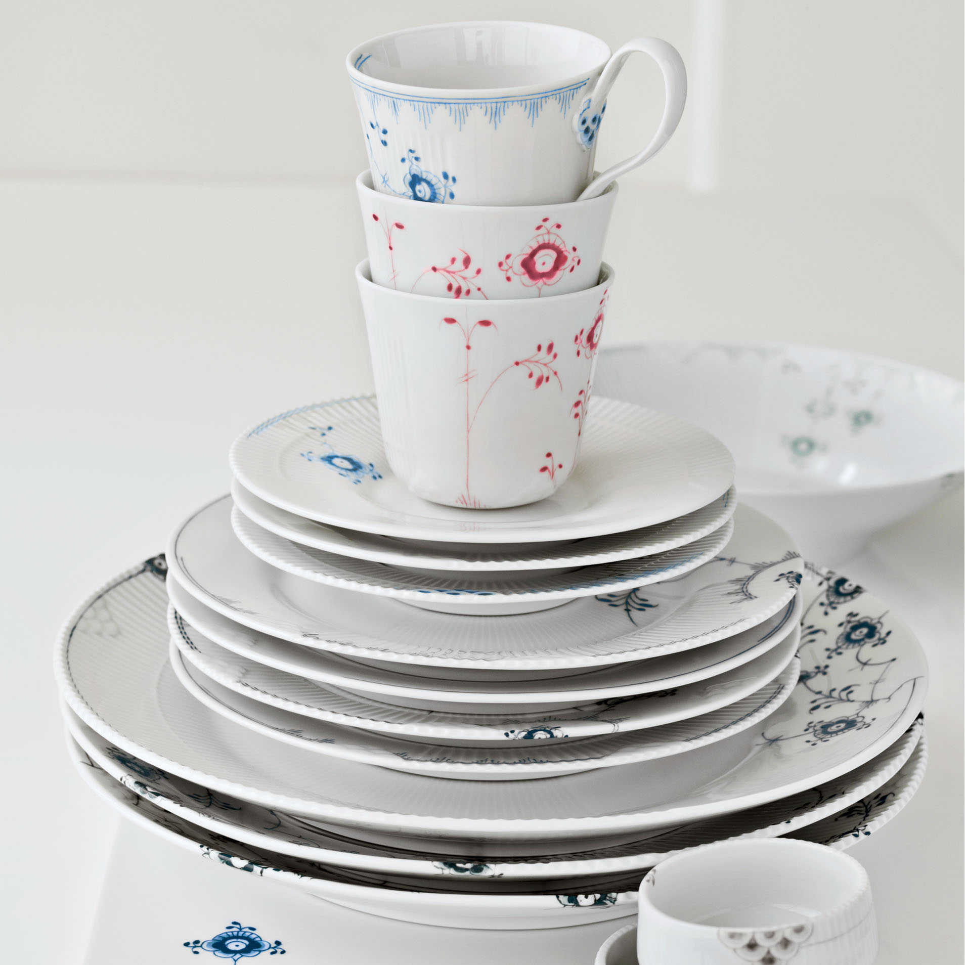 ELEMENTS MIDNIGHT BLUE DINNER PLATE