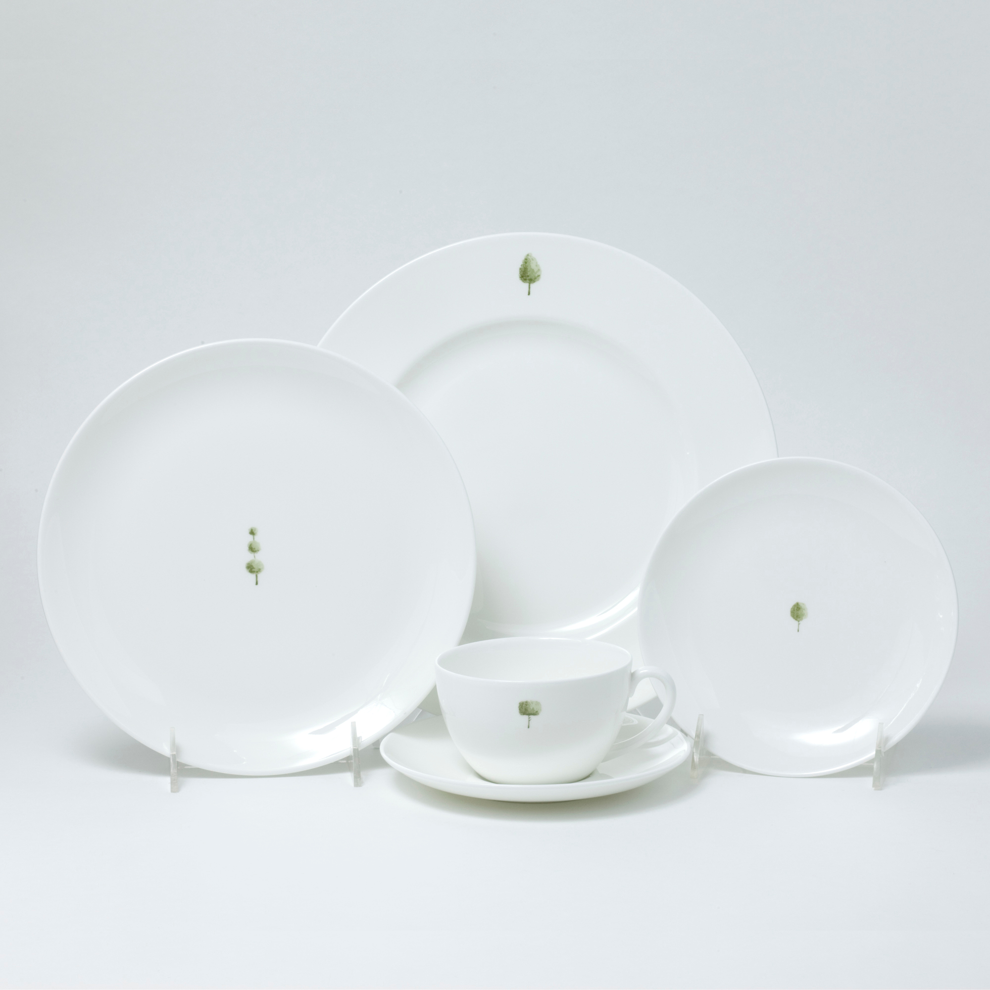  Barbara Barry Topiary Dinnerware, Five-Piece Place Setting 
