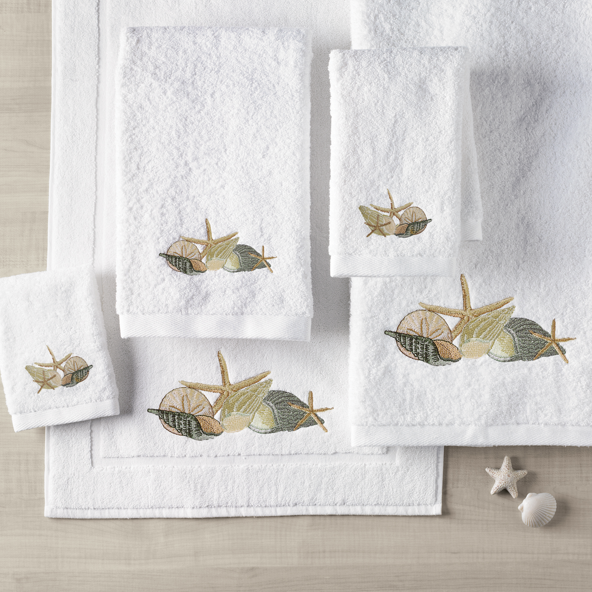 SEASHELLS BATH TOWEL