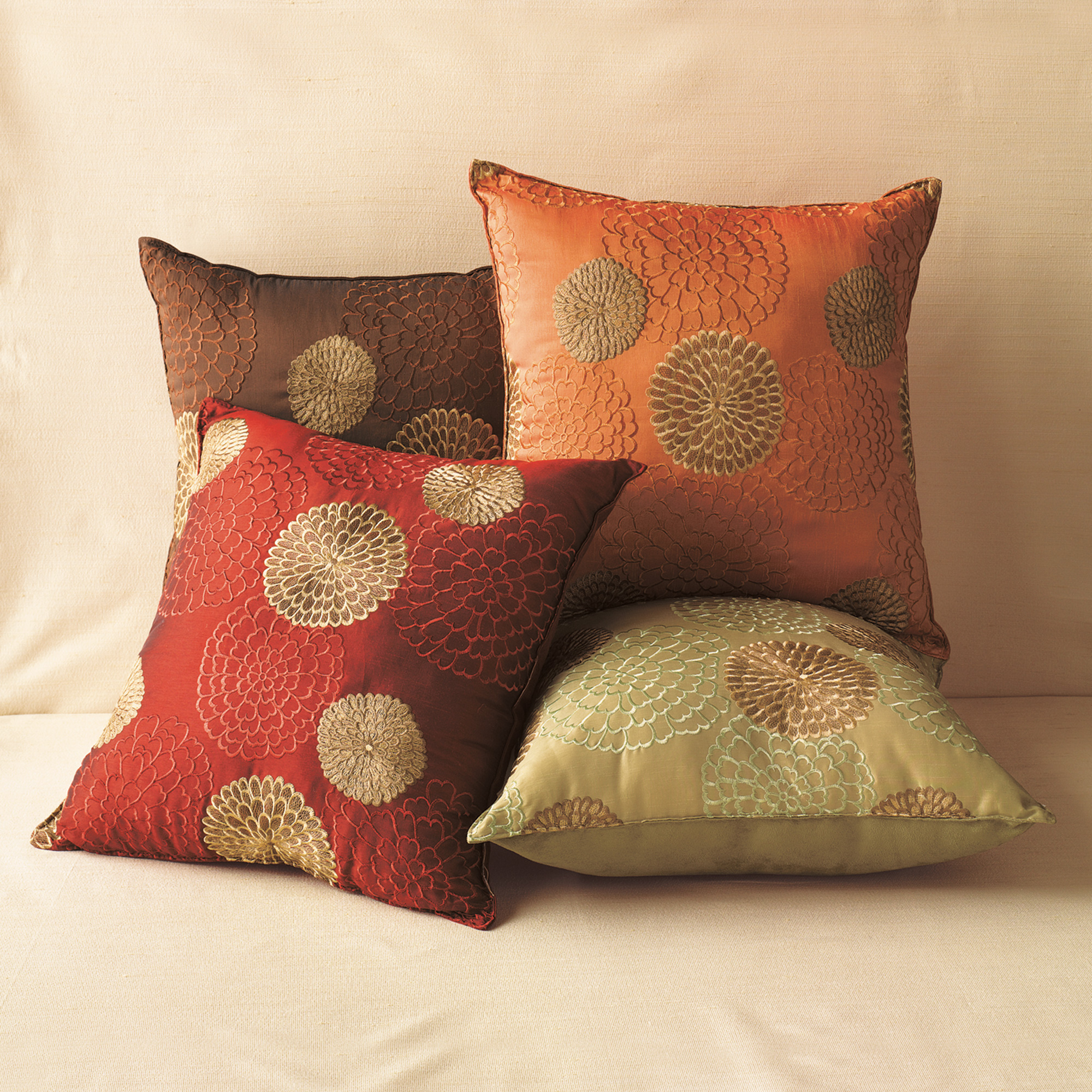 CHRYSANTHEMUM PILLOW