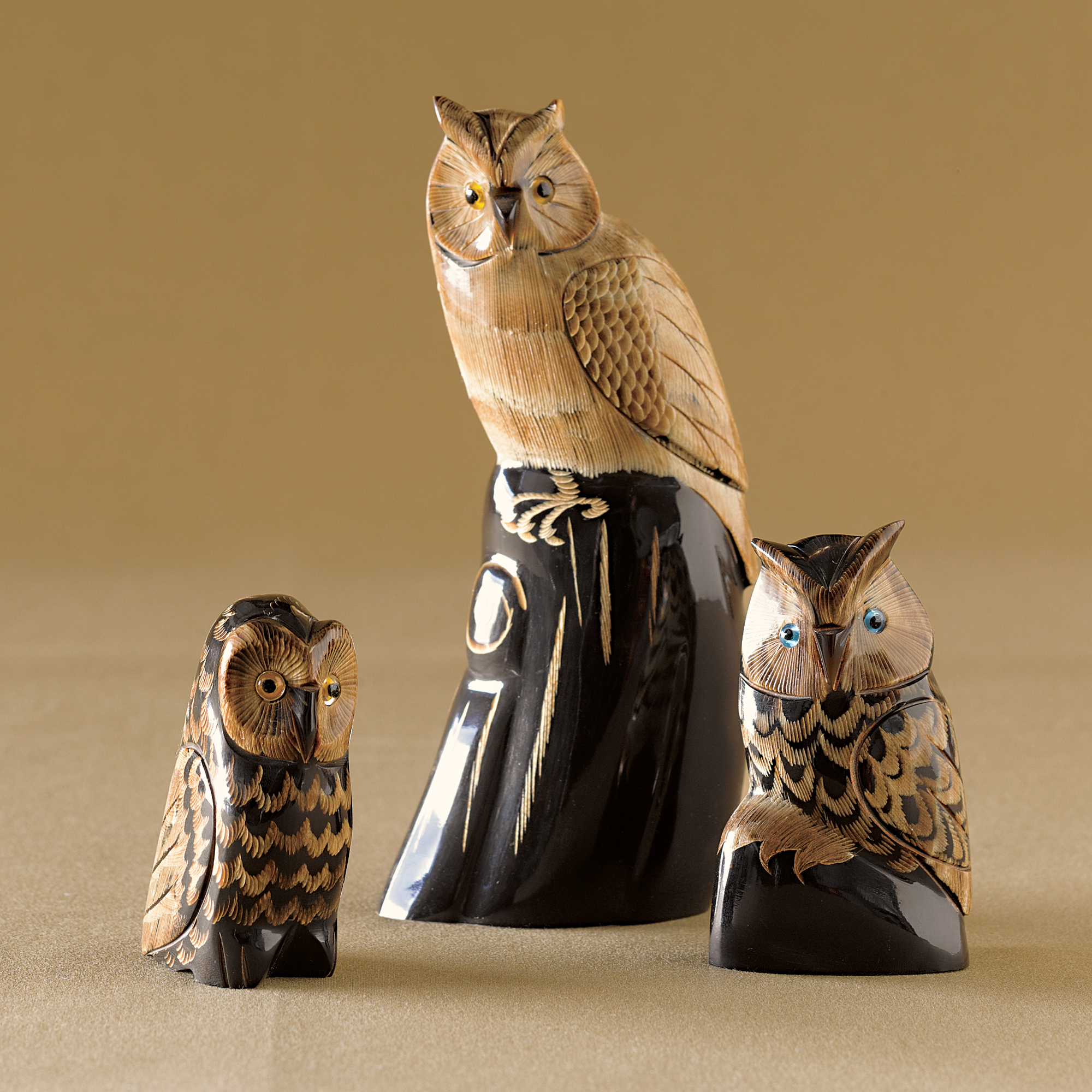 SMALL CARVED OWL