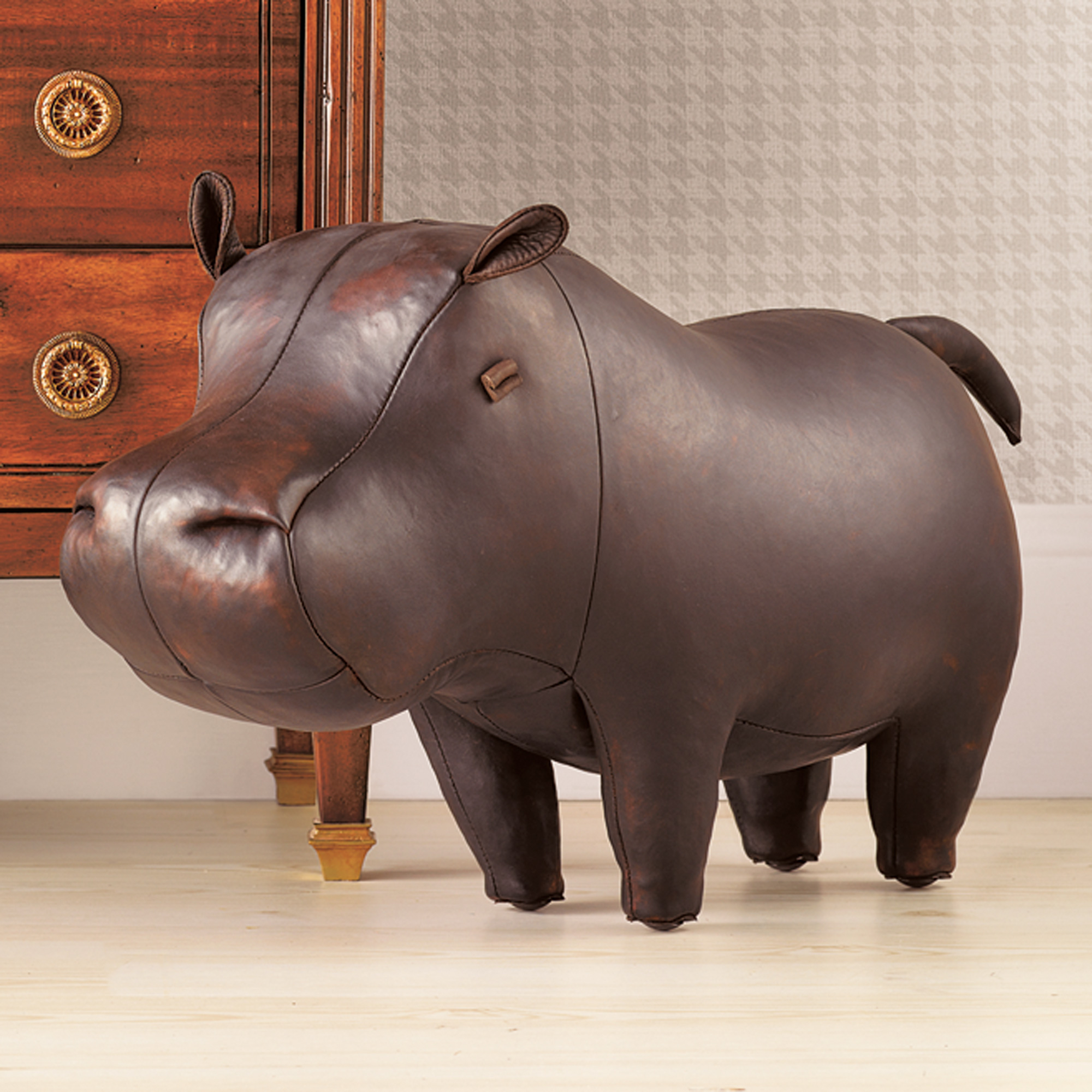 LEATHER HIPPO STOOL