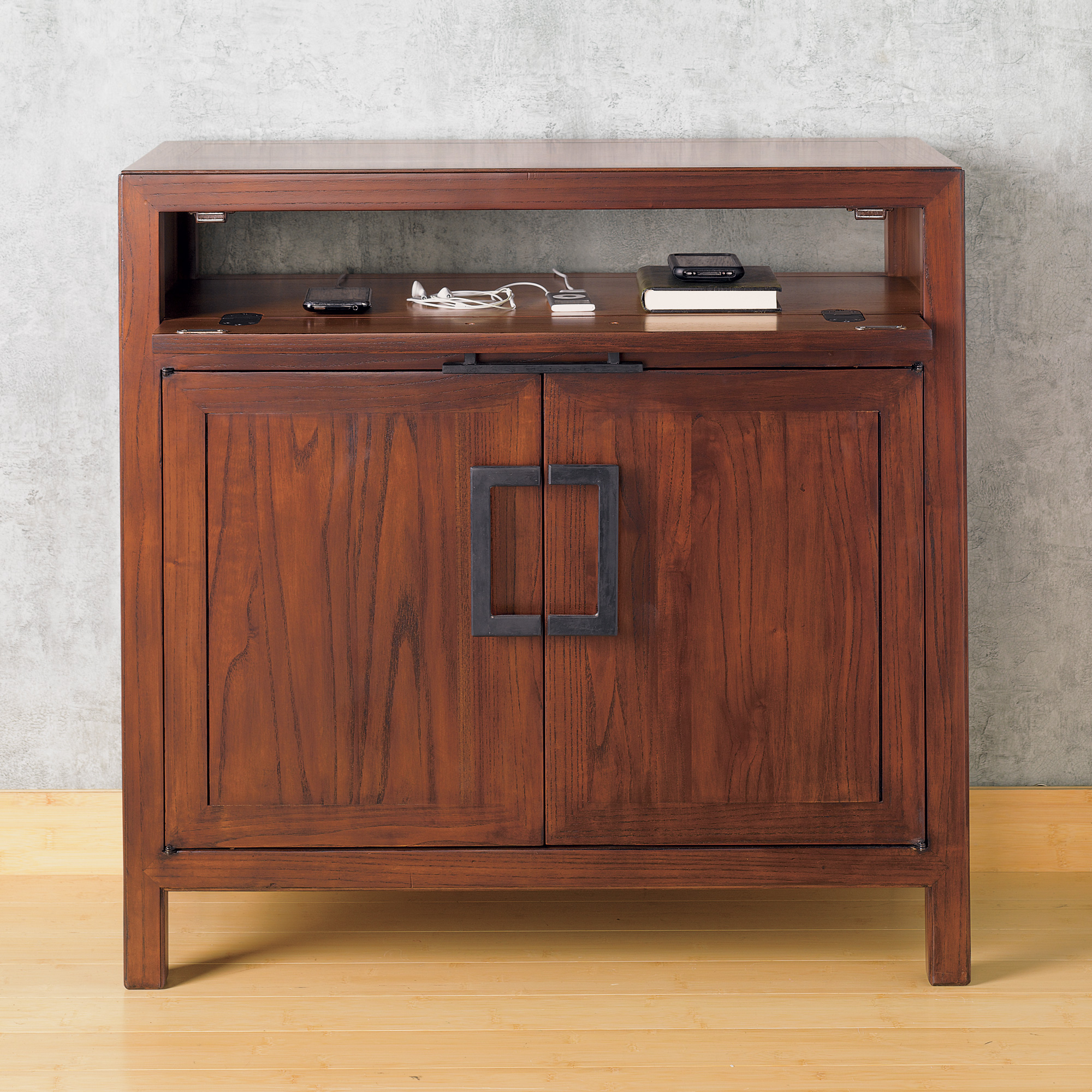 ENTRYWAY CABINET WITH DOCKING STATION