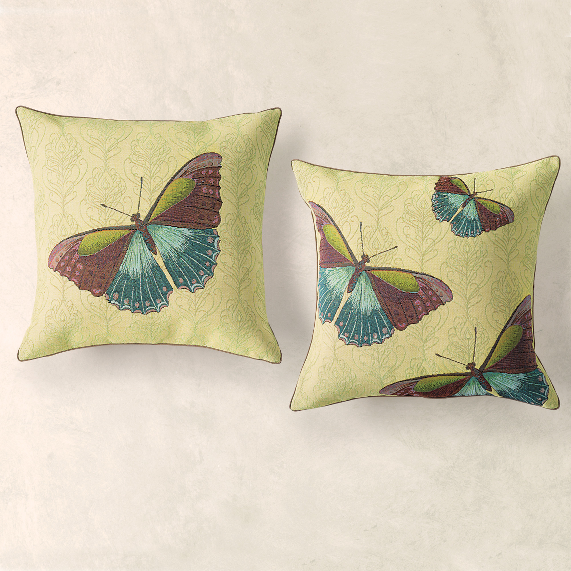 PAPILLION PILLOW 1