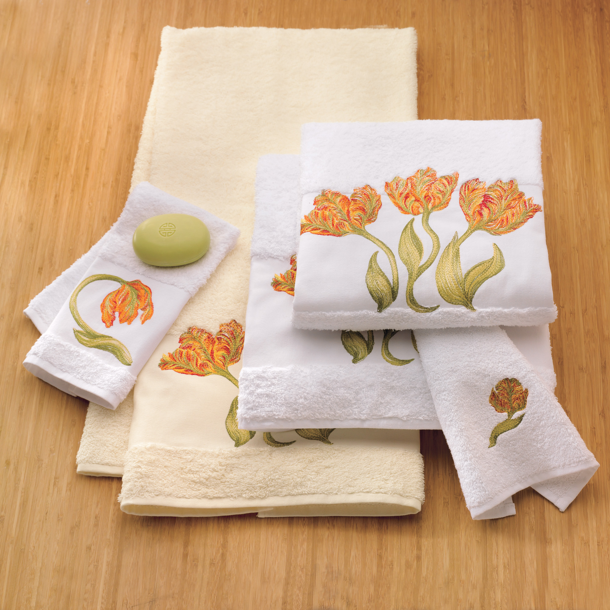 TULIP BATH TOWEL