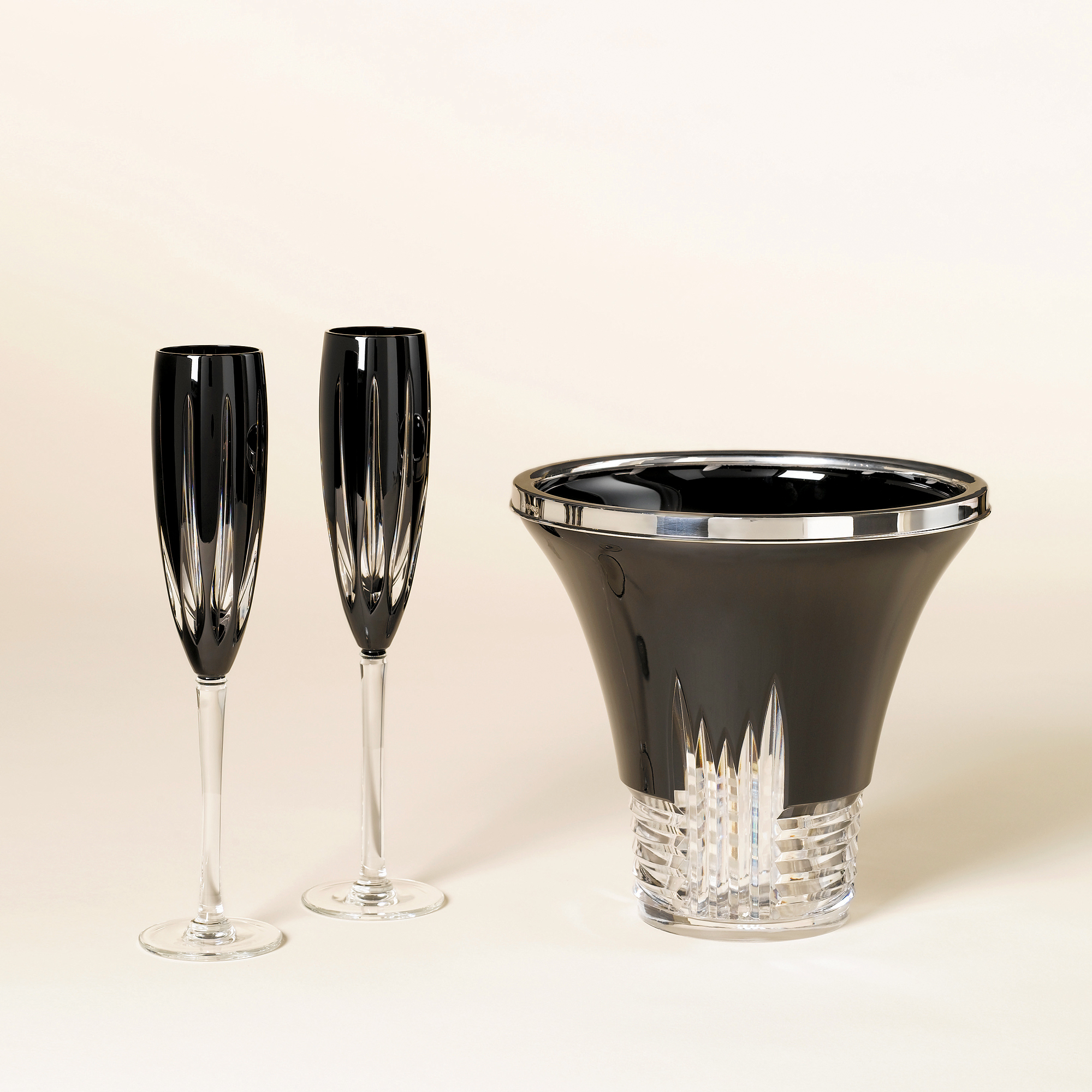 BLACK CHAMPAGNE FLUTE