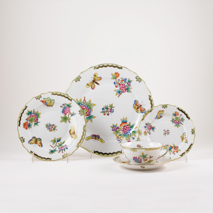 QUEEN VICTORIA FIVE PIECE PLACE SETTING