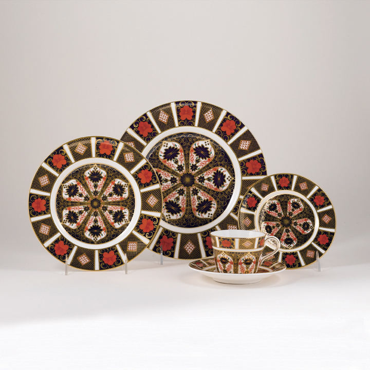 ^^OLD IMARI FIVE PIECE PLACE SETTING