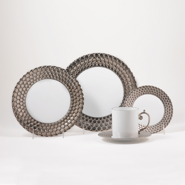 AEGEAN PLATINUM FIVE PIECE PLACE SETTING