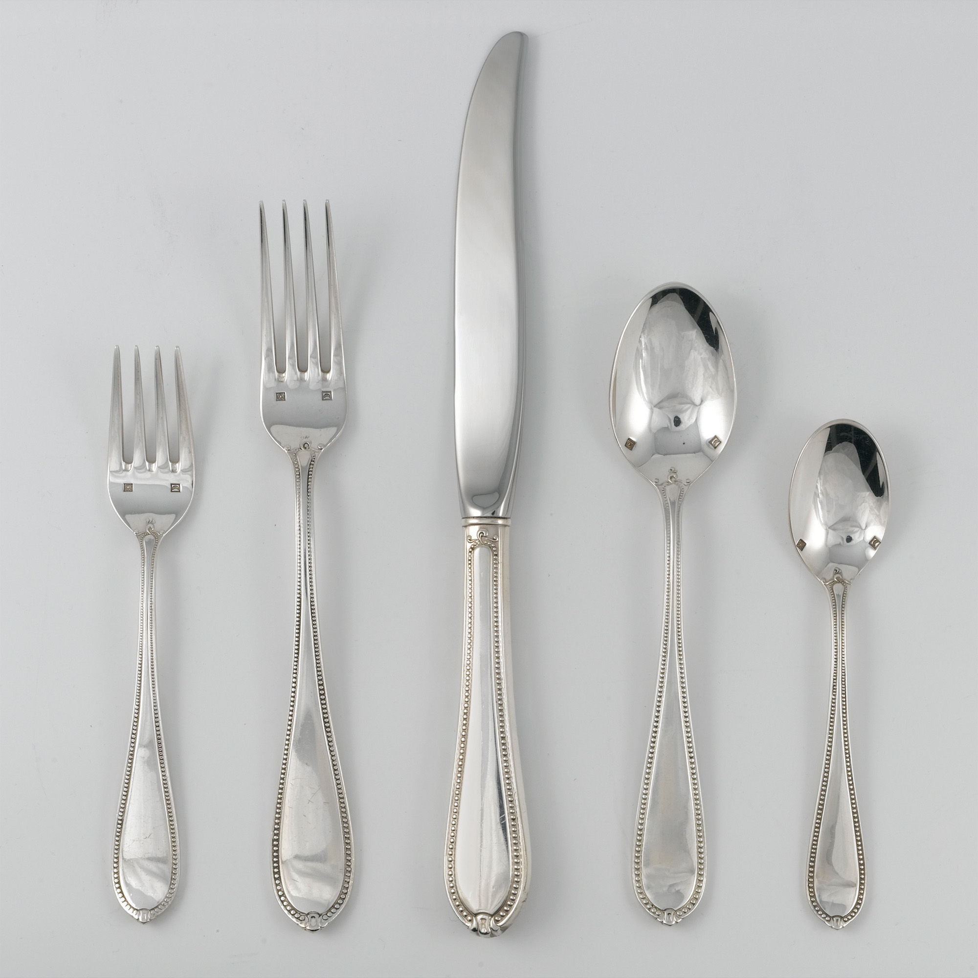 TRIUMPH FIVE PIECE PLACE SETTING
