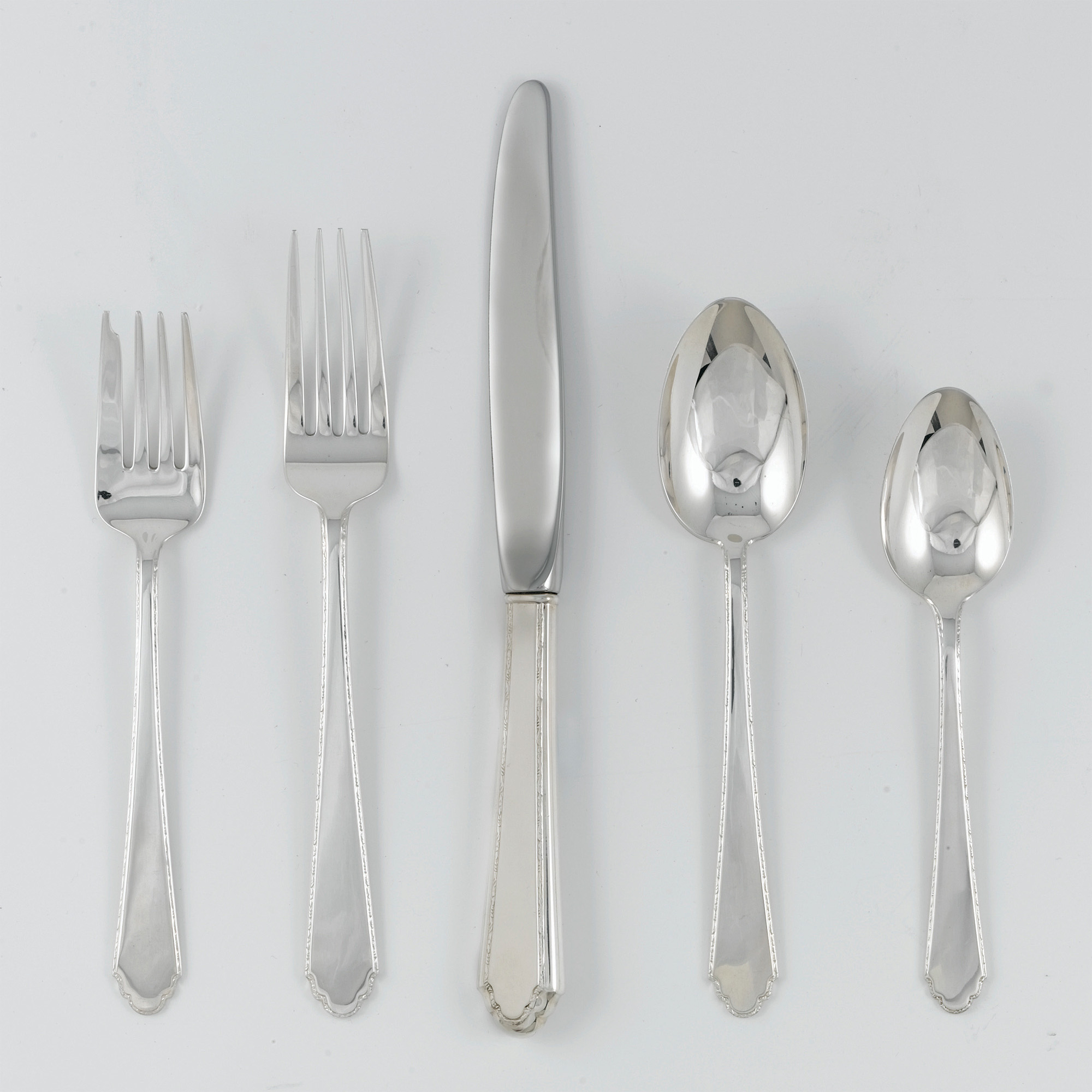 WILLIAM & MARY FIVE PIECE PLACE SETTING