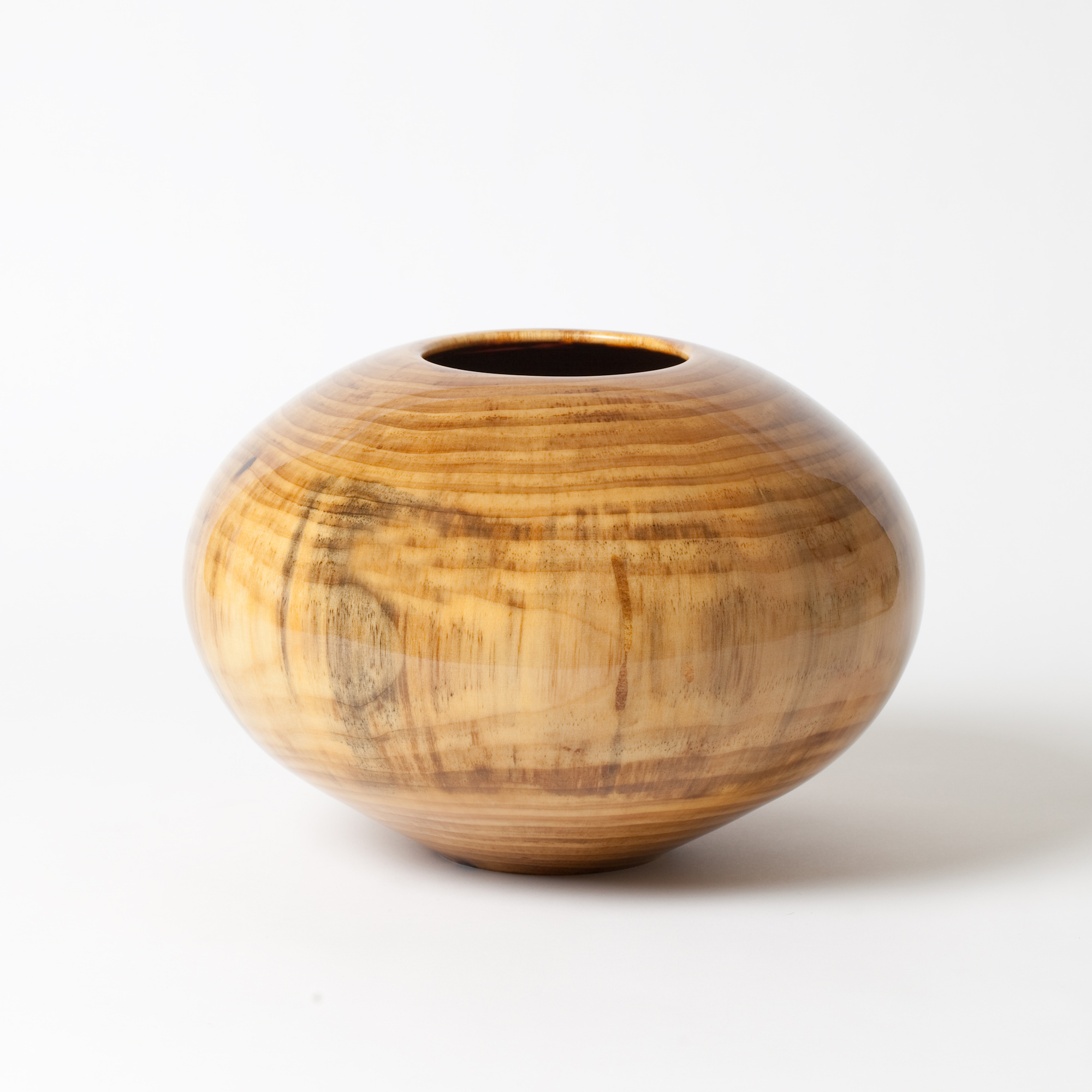 Moulthrop White Pine Globe