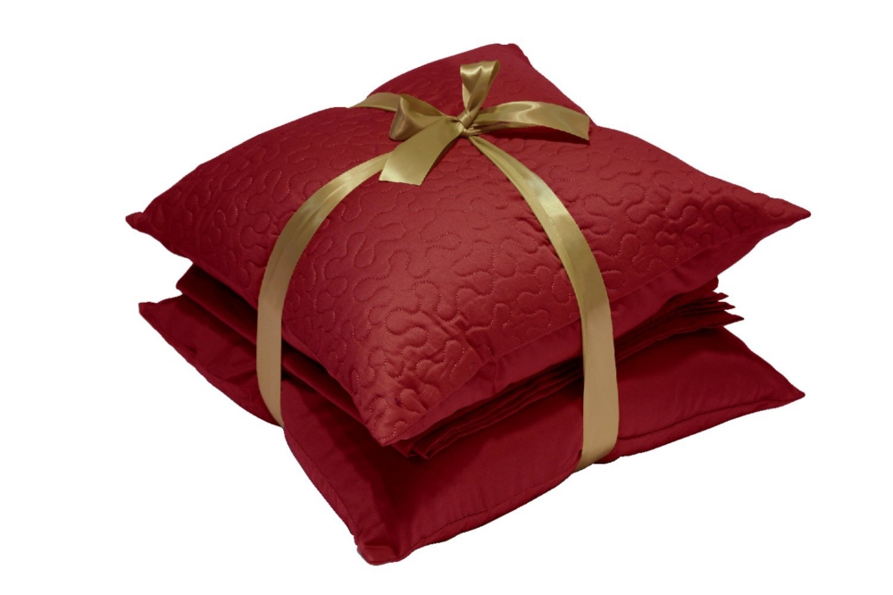 Red Royal Throw & 2 Piece Pillow Package