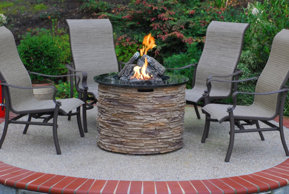 Cliffstone firepit with cover