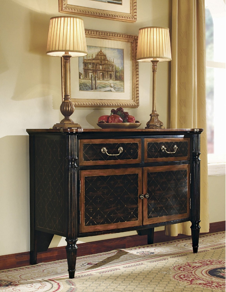 Traditional Decorator Chest